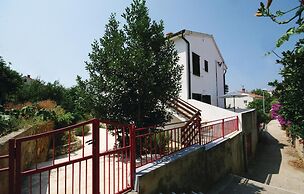 Stunning Home in Hvar With Wifi and 3 Bedrooms