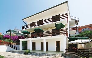 Stunning Home in Hvar With Wifi and 3 Bedrooms