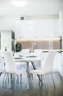 Modern House W.large Garden & Children Playground