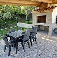 Modern House W.large Garden & Children Playground