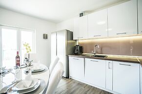 Modern House W.large Garden & Children Playground