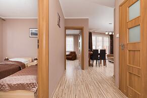 Villa Park Apartments by Renters