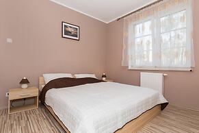 Villa Park Apartments by Renters