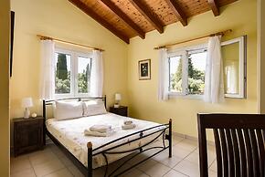 Aloe Apartments by Konnect, 500m from Dassia Beach