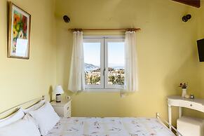 Aloe Apartments by Konnect, 500m from Dassia Beach