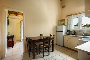 Aloe Apartments by Konnect, 500m from Dassia Beach