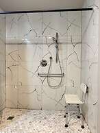 Big Bird Inn Wawa, SureStay Collection by Best Western