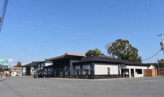 Big Bird Inn Wawa, SureStay Collection by Best Western