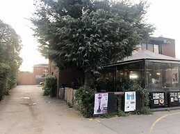 Townhouses near Chadstone by Readyset