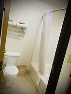 Herington Inn & Suites