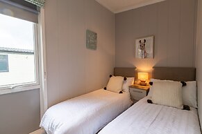 Inside No. 1 Retreat