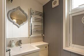 Inside No. 1 Retreat