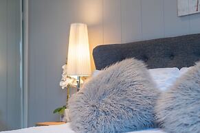 Inside No. 1 Retreat