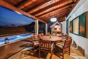Luxury Mountain Villa W.heated Pool & Largegarden