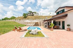 Luxury Mountain Villa W.heated Pool & Largegarden