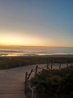Impecable 4-bed Villa in Praia da Areia Branca