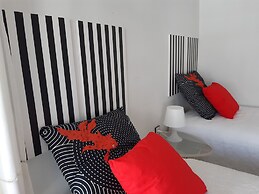 Impecable 4-bed Villa in Praia da Areia Branca