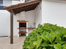 Impecable 4-bed Villa in Praia da Areia Branca