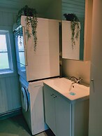 Charming 2-bed House at the Lake Close Gustavsfors