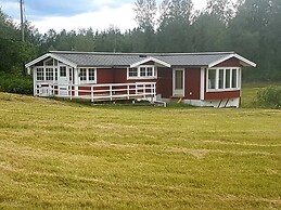 Charming 2-bed House at the Lake Close Gustavsfors