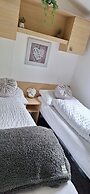 Inside No. 9 Retreat