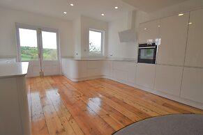 Stunning 6-bed House With Huge Garden on Dartmoor