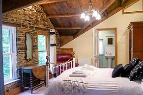 Stunning 6-bed House With Huge Garden on Dartmoor