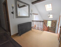 Stunning 6-bed House With Huge Garden on Dartmoor