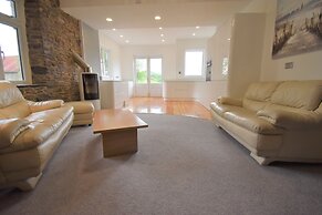 Stunning 6-bed House With Huge Garden on Dartmoor