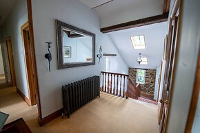 Stunning 6-bed House With Huge Garden on Dartmoor