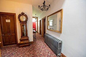 Stunning 6-bed House With Huge Garden on Dartmoor