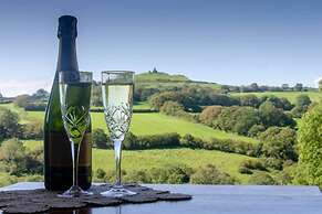 Stunning 6-bed House With Huge Garden on Dartmoor