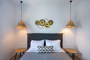 Drios Luxury Studios