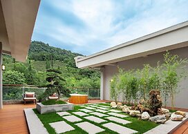 Holiday Inn Resort Mengding Mountain by IHG