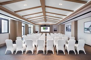 Holiday Inn Resort Mengding Mountain by IHG