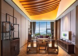 Holiday Inn Resort Mengding Mountain by IHG