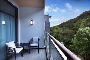 Holiday Inn Resort Mengding Mountain by IHG