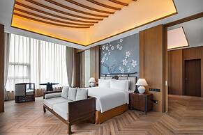 Holiday Inn Resort Mengding Mountain by IHG