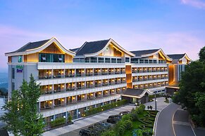 Holiday Inn Resort Mengding Mountain by IHG