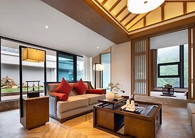 Holiday Inn Resort Mengding Mountain by IHG