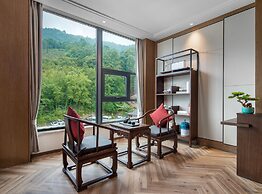 Holiday Inn Resort Mengding Mountain by IHG