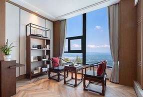 Holiday Inn Resort Mengding Mountain by IHG