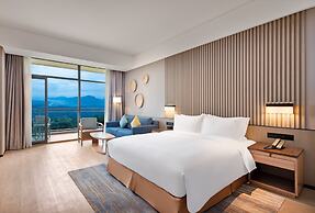 Holiday Inn Resort Mengding Mountain by IHG