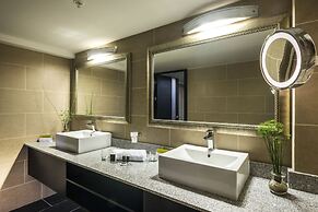 Urban Green Hotel & Suites