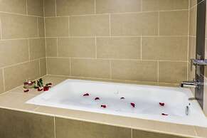 Urban Green Hotel & Suites
