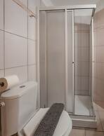 Flat in central location with pr parking