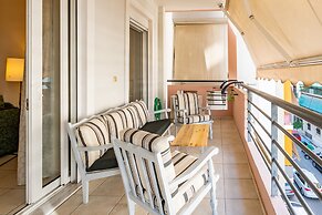 Flat in central location with pr parking