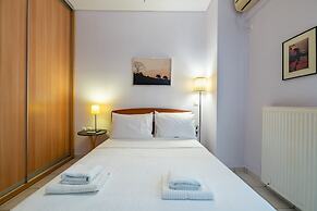 Flat in central location with pr parking