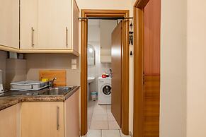 Flat in central location with pr parking