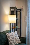 Flat in central location with pr parking